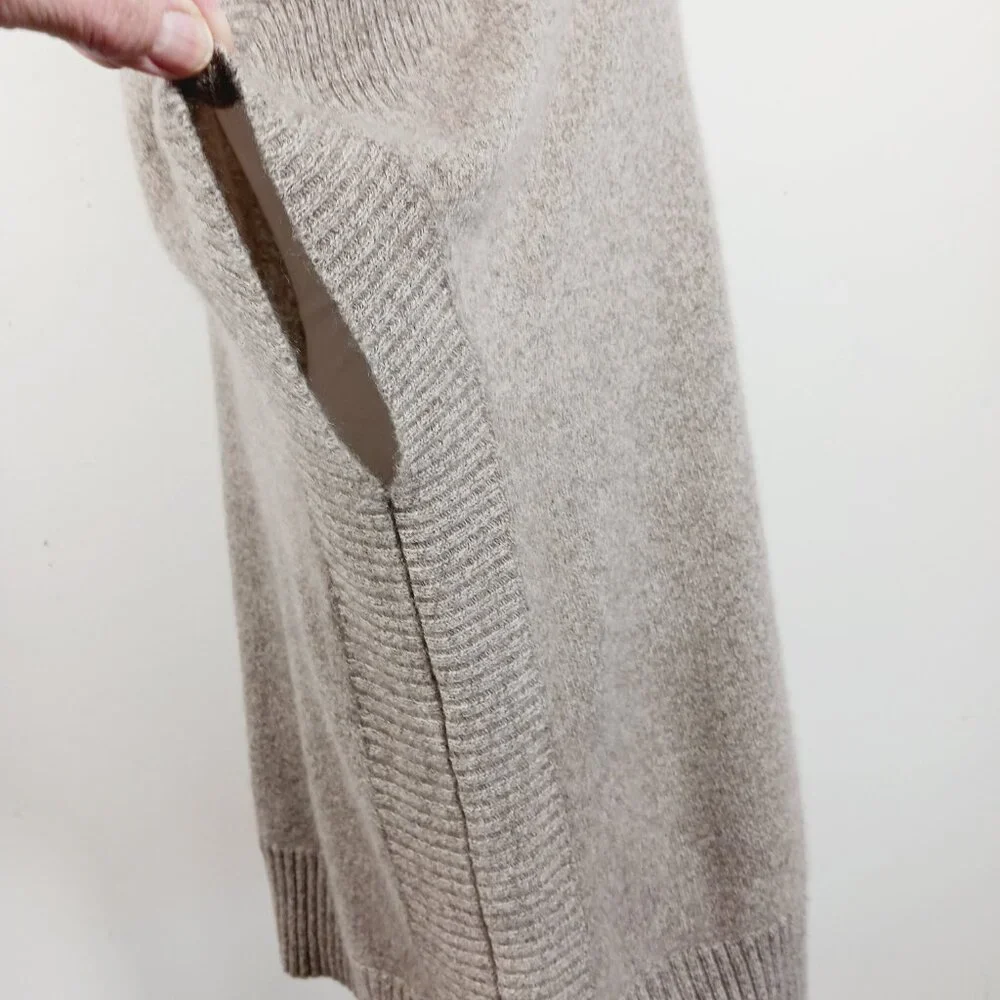 NWOT Cashmere Oversized Pullover Sweater by Isaac Mizrahi XS/S Roomy Cream/Tan